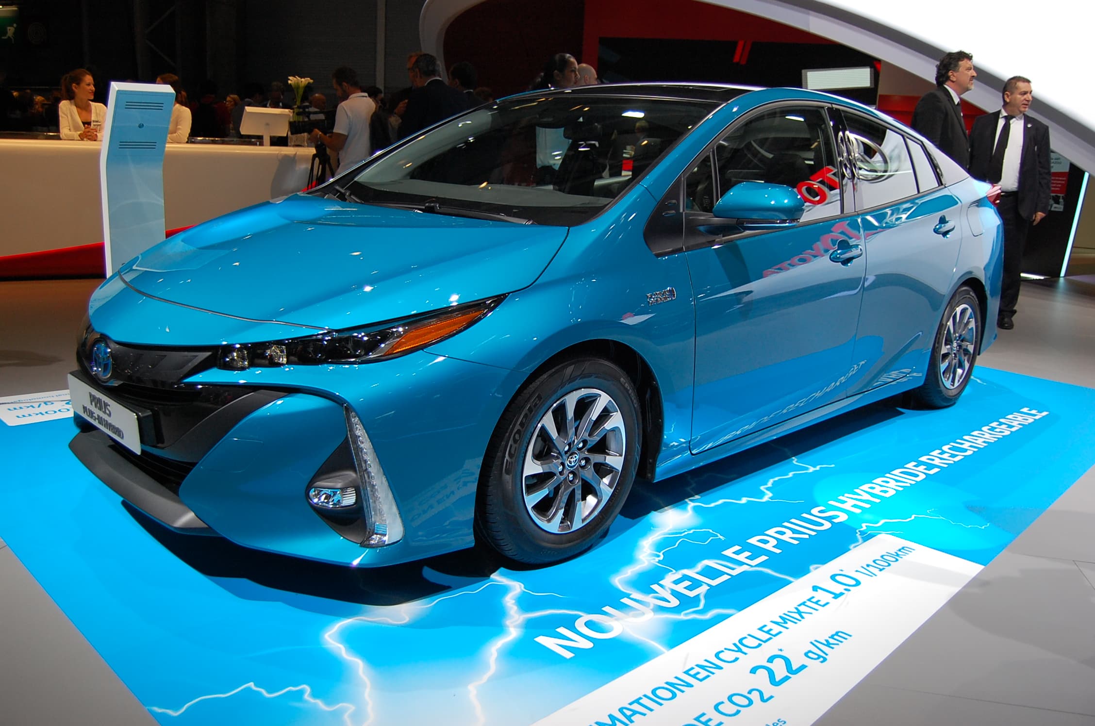 Plug-in hybrid vehicle charging at a home wall connector