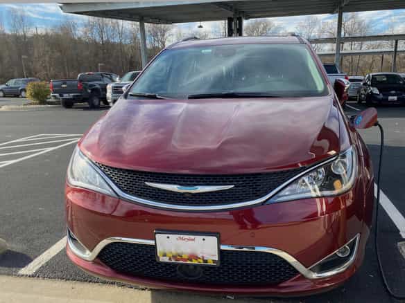 2023 Chrysler Pacifica Touring 1