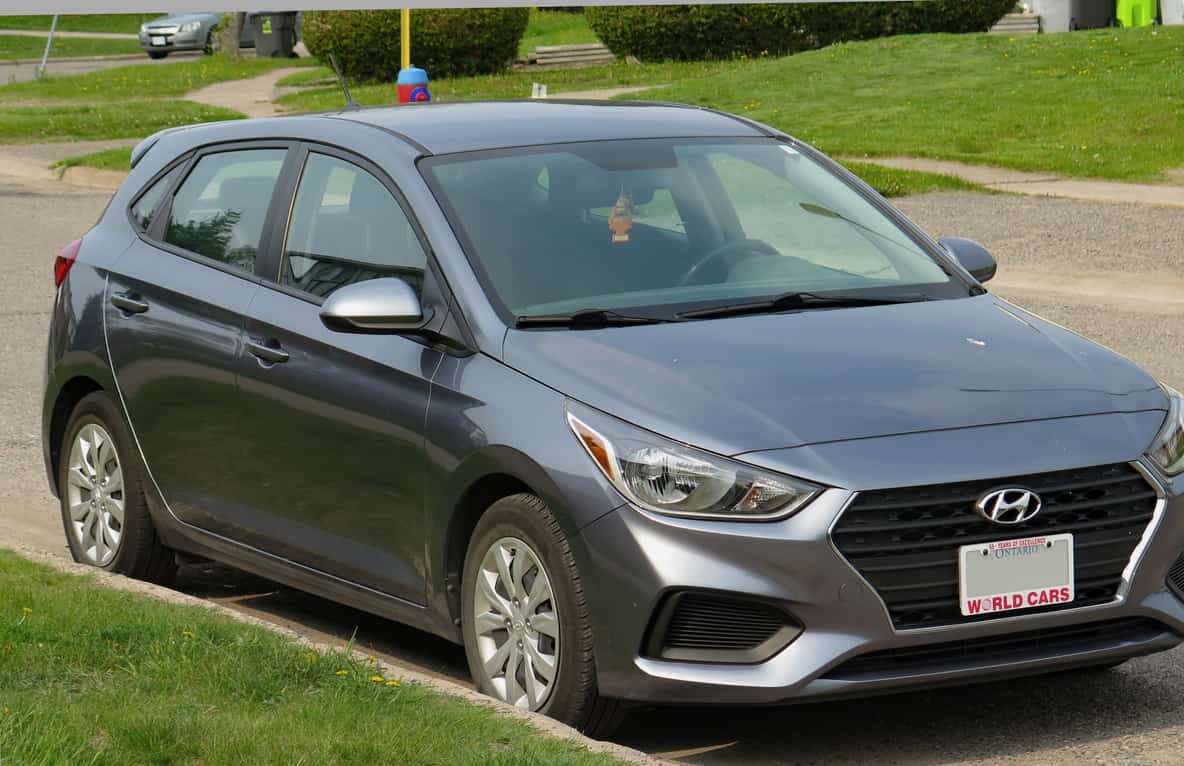 2023 Hyundai Accent SE 1