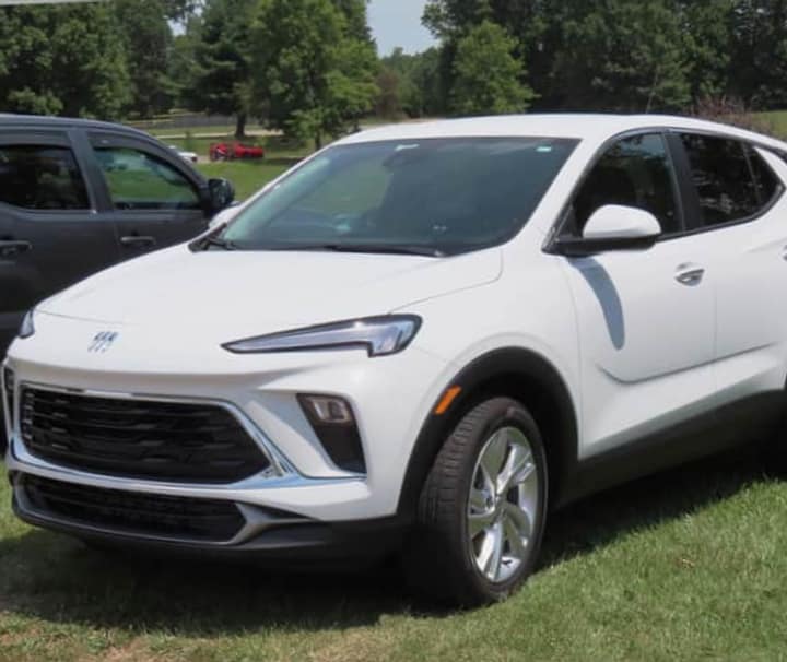 2023 Buick Encore Preferred 1