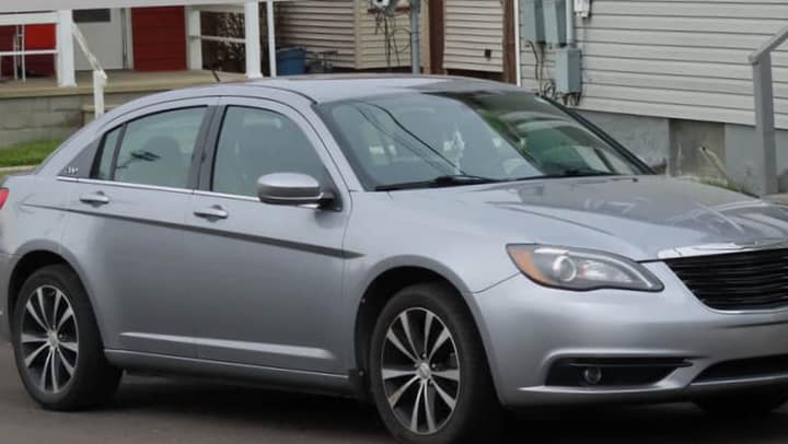 2023 Chrysler 200 Limited 1