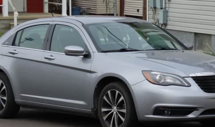2023 Chrysler Pacifica Touring 3