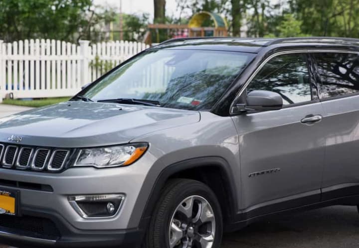2023 Jeep Compass Sport 3