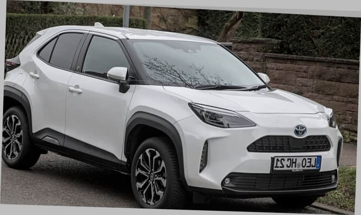 2025 Toyota Yaris LE 2