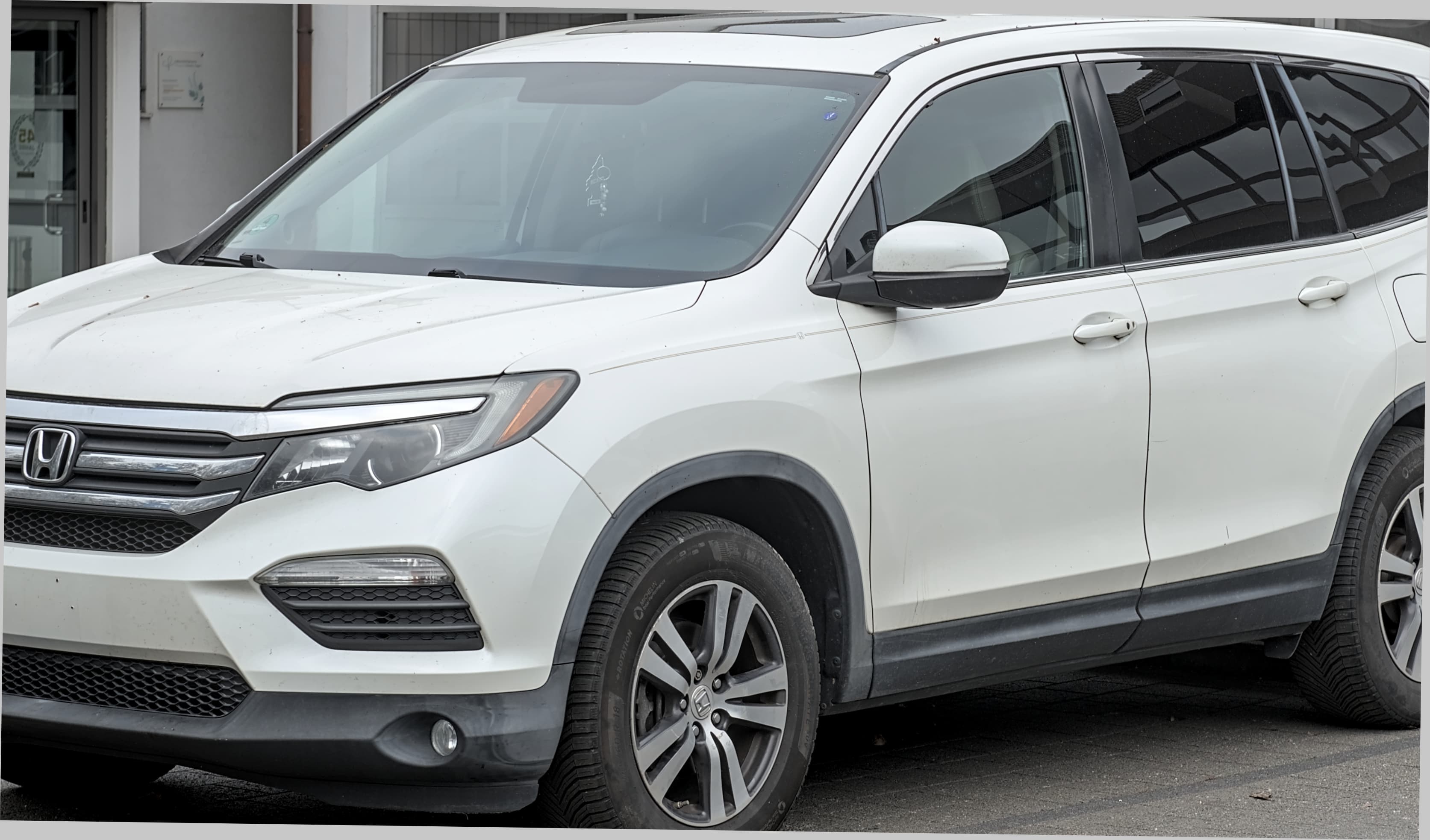 2023 Honda Pilot Touring 3