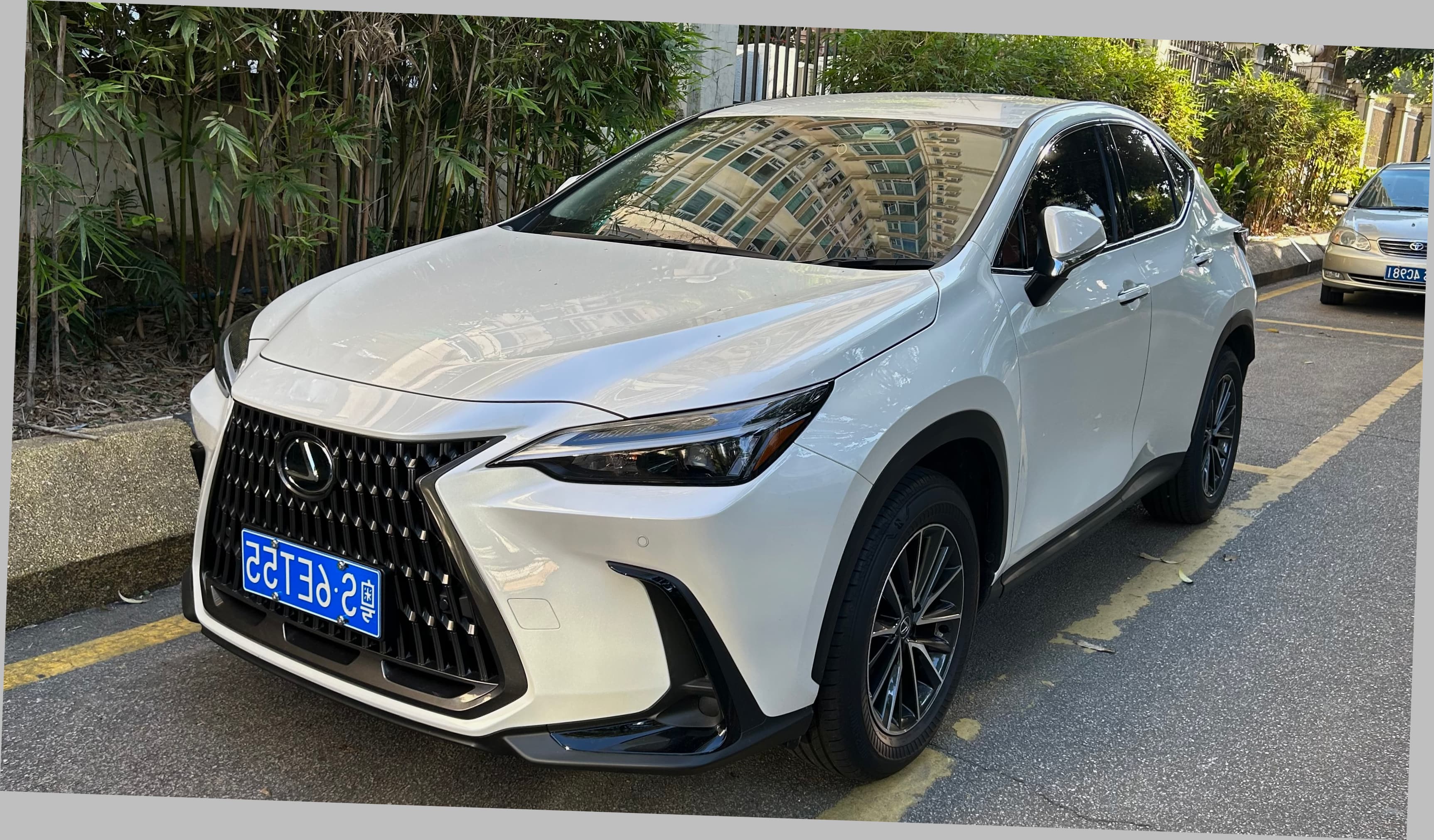 2023 Lexus NX 350 Premium 2