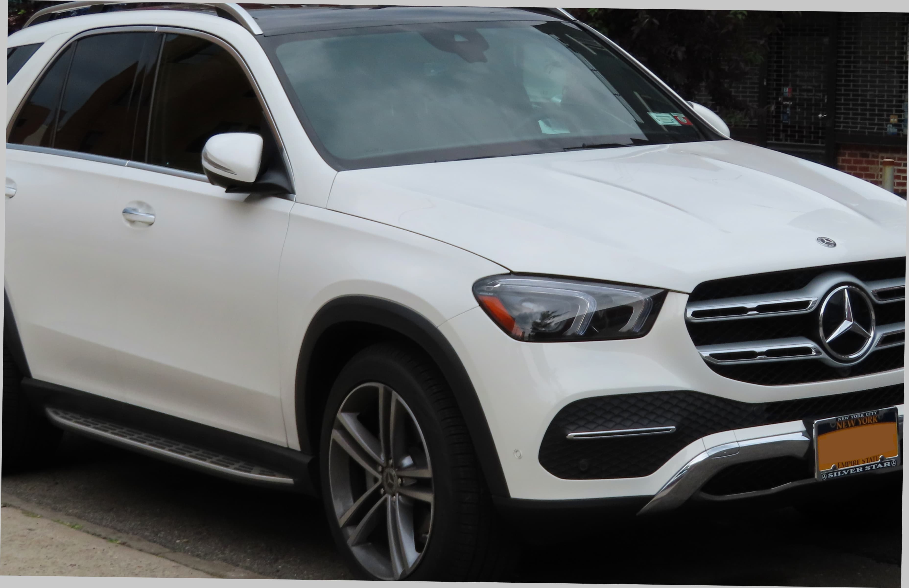 2023 Mercedes-Benz C300 4MATIC 3