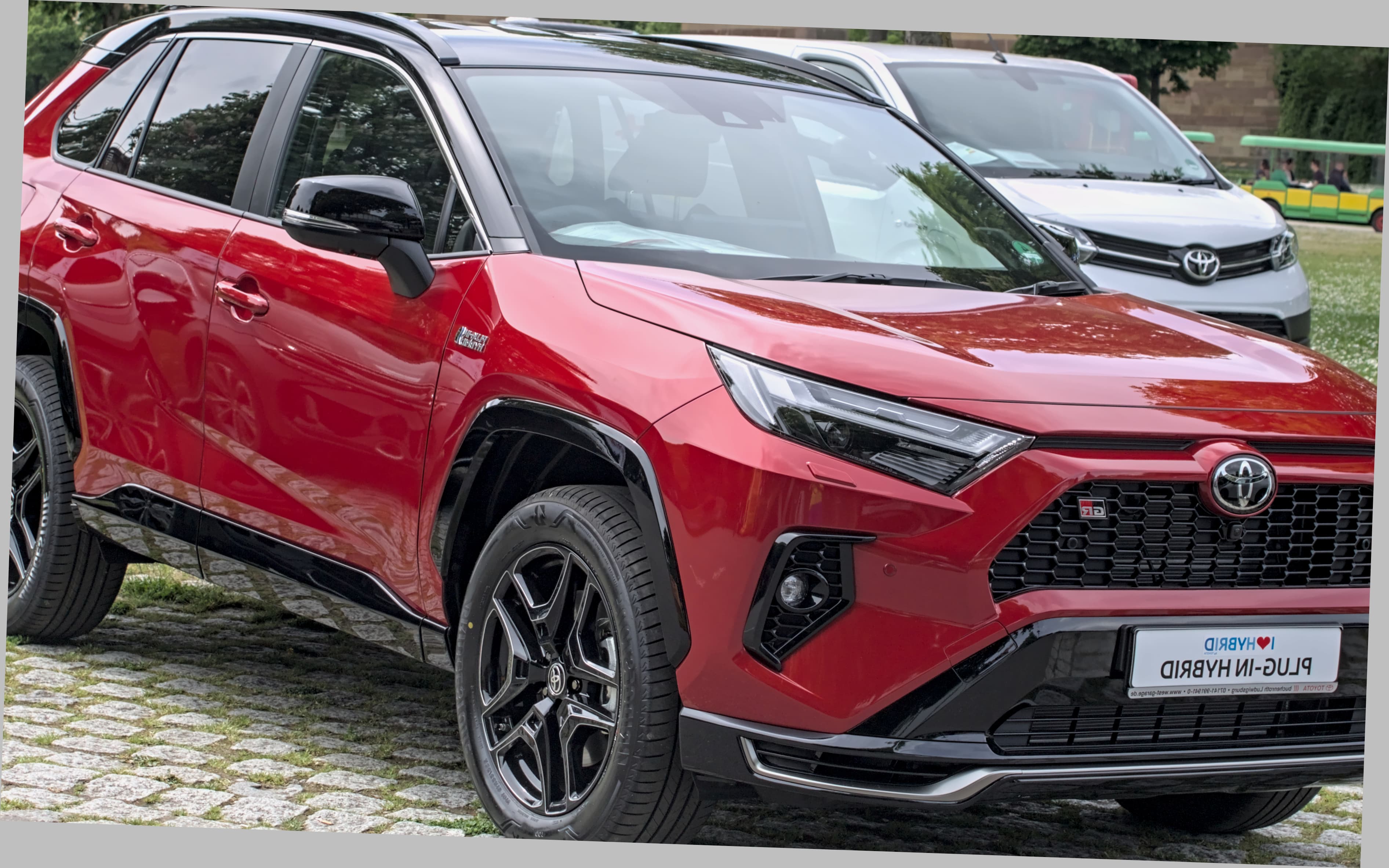 2024 Toyota RAV4 XLE Premium 2