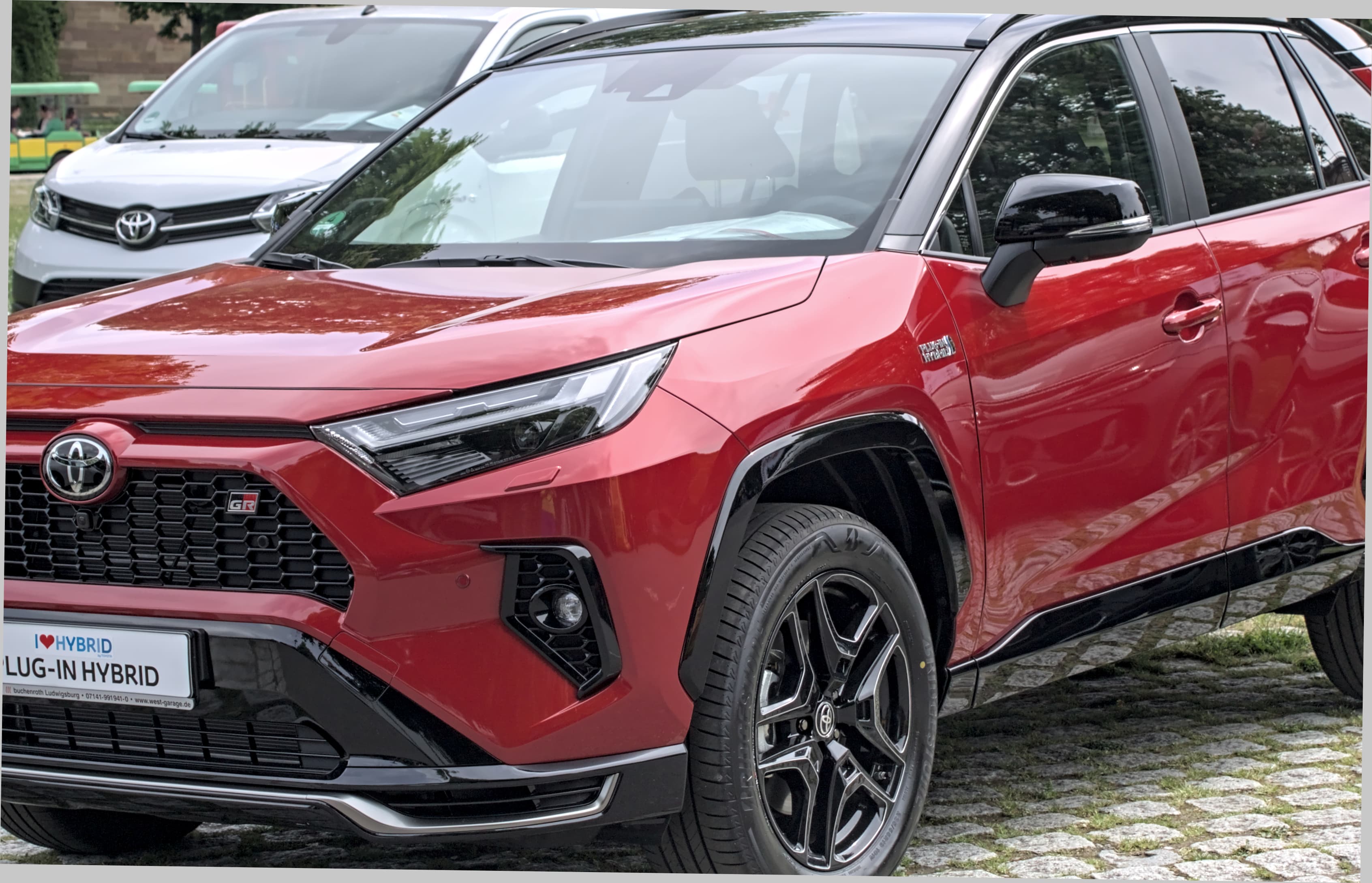 2024 Toyota RAV4 XLE Premium 3
